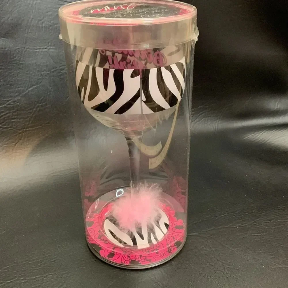 Minx Collector’s Birthday Girl Wine Glass 13 Oz Black White Pink Fur Wrap Stem